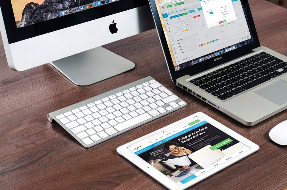 Auch wenn die eigene Website nur einen kleinen Nebenverdienst erwirtschaften soll, kann sich eine gute Agentur für Online Marketing lohnen.